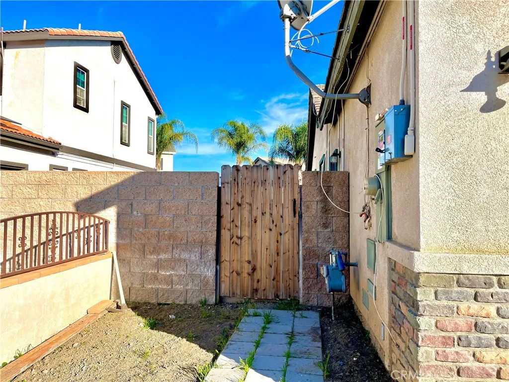 1110 Broadway Lane, Hemet, California 92545 home-pic-3